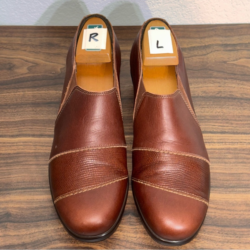 SAS Women's 8.5 Brown Leather comfort walking shoes slip on loafer